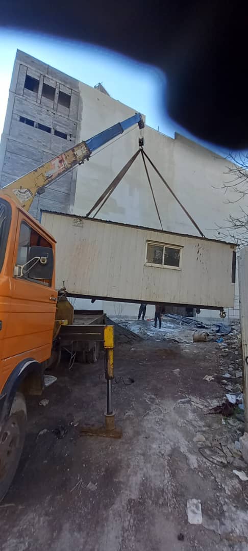 حمل و نصب تابلوهای تبلیغاتی و المان های شهری